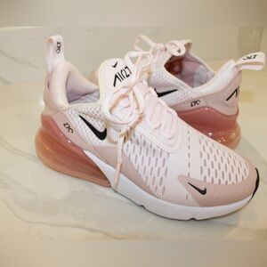 Nike Air Max 270 Women’s Size 6